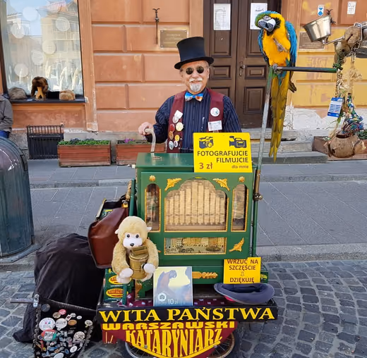 Piotr Bot, warszawski kataryniarz od 1999 roku